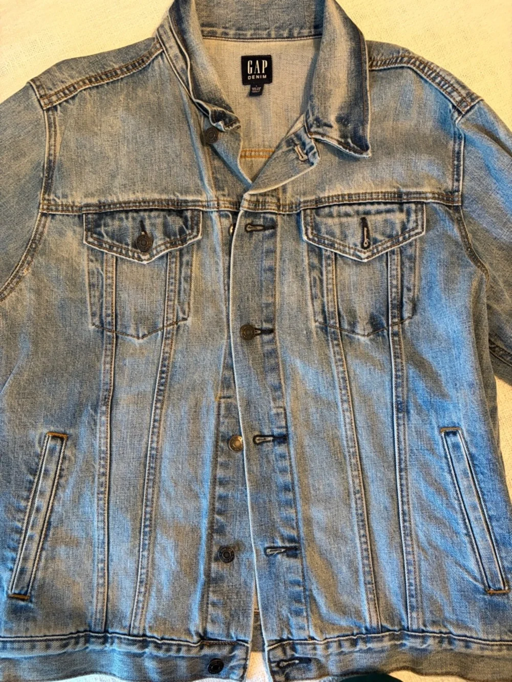GAP Men’s Light Blue Washed Denim Jacket